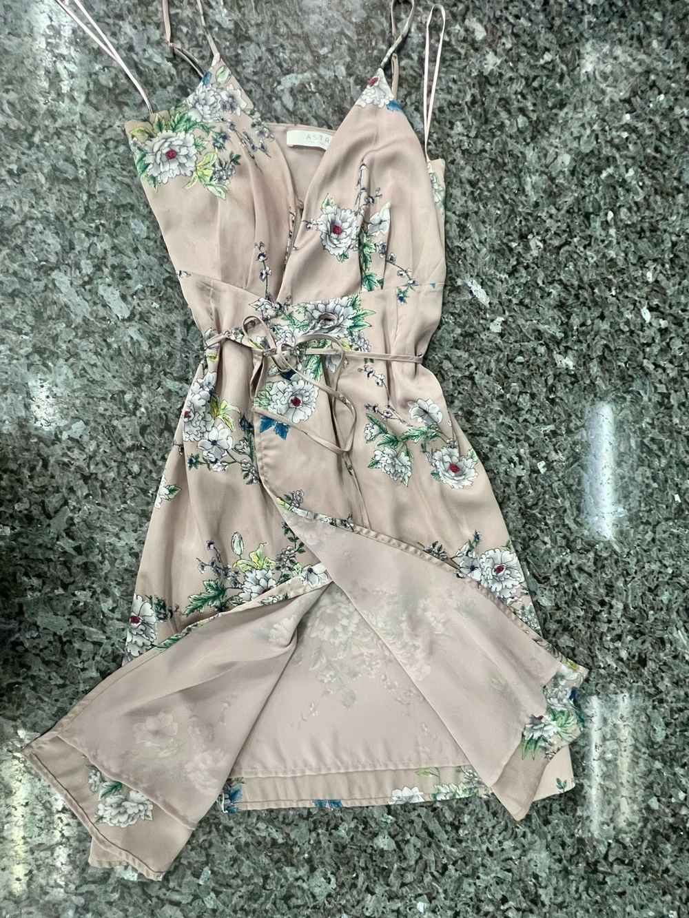 ASTR The Label xs Floral Wrap Midi Dress Blush Pink Spaghetti Strap Faux Silk - Picture 3 of 7